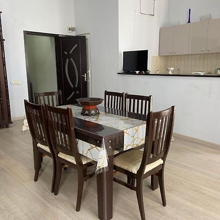 Apartment On Luka Asatiani 2 Batoemi Buitenkant foto