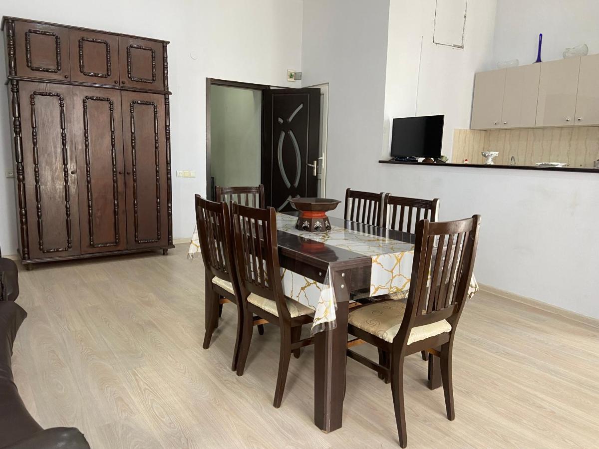 Apartment On Luka Asatiani 2 Batoemi Buitenkant foto
