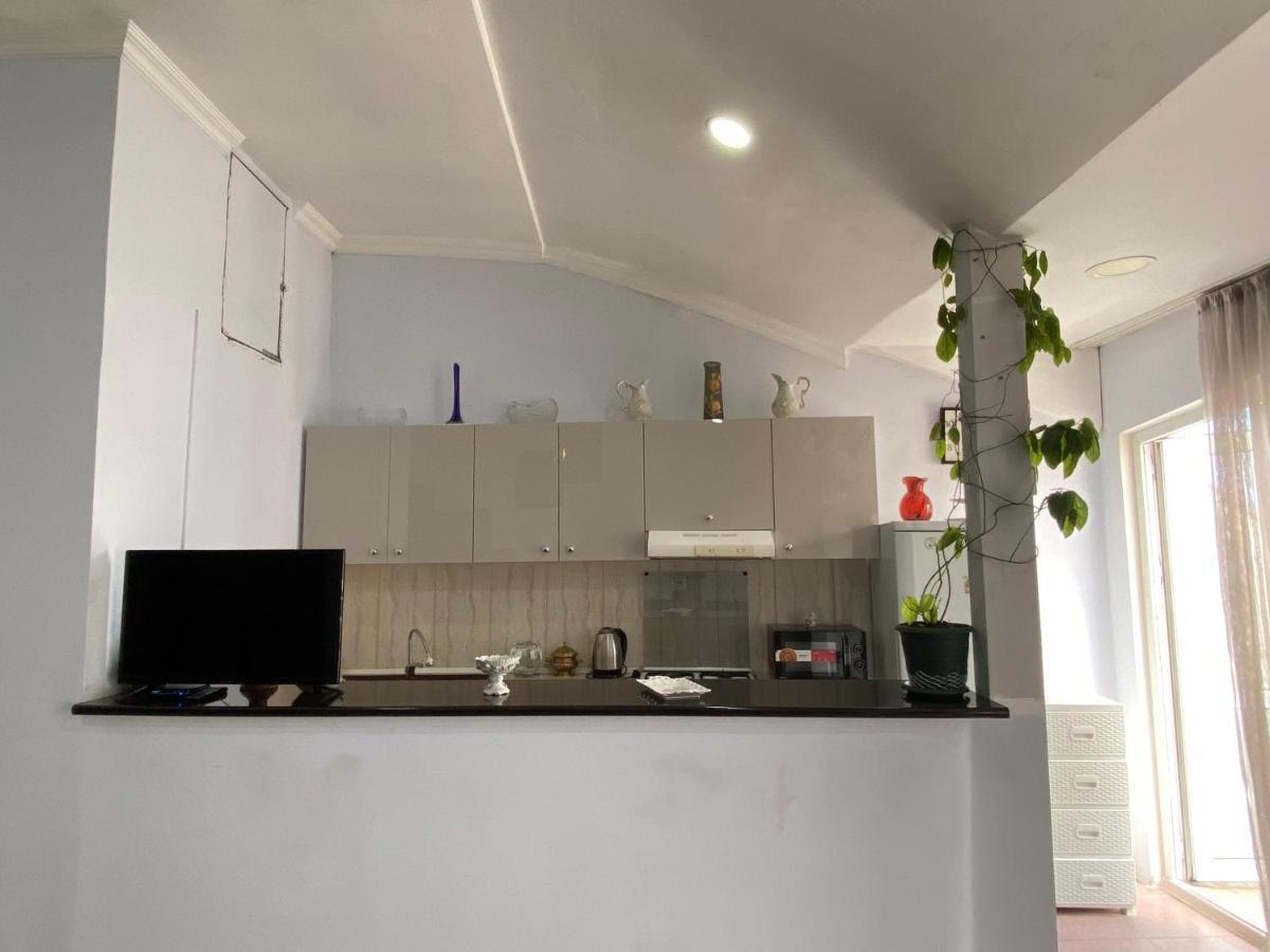 Apartment On Luka Asatiani 2 Batoemi Buitenkant foto