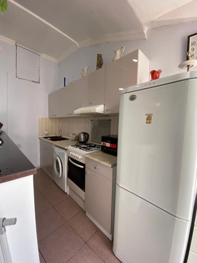 Apartment On Luka Asatiani 2 Batoemi Buitenkant foto