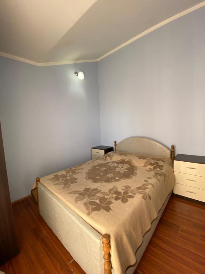 Apartment On Luka Asatiani 2 Batoemi Buitenkant foto